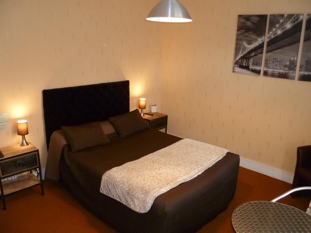 Hotel La Residence Villeneuve-sur-Lot Rum bild