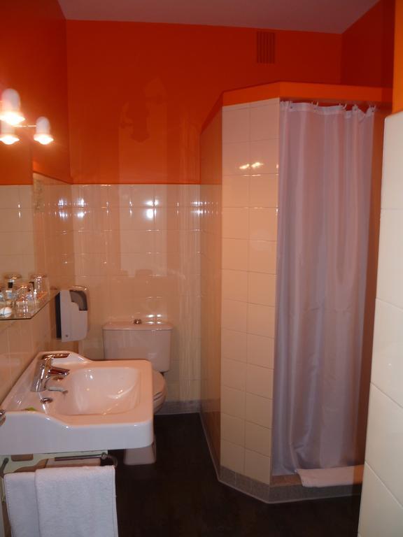 Hotel La Residence Villeneuve-sur-Lot Rum bild