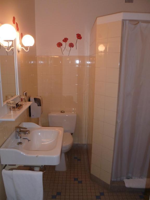 Hotel La Residence Villeneuve-sur-Lot Rum bild